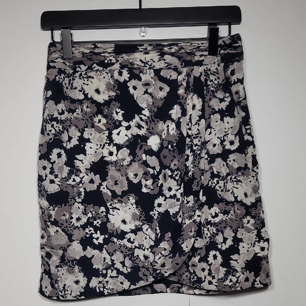 Banana Republic Elegant Floral Mini Skirt - Black and Cream